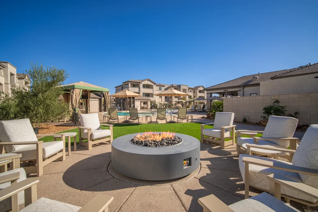Encantada Oro Valley Marketplace pool area